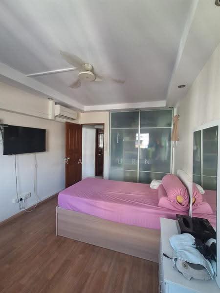 165 Tampines Street 12, 165 Tampines Street 12, Pasir Ris / Tampines, 3 Bedrooms, 1,442 sqft, HDB Flat For Sale, by Rayburn Cheong, 500259520 - Master Bedroom - PropertyGuru.com.sg