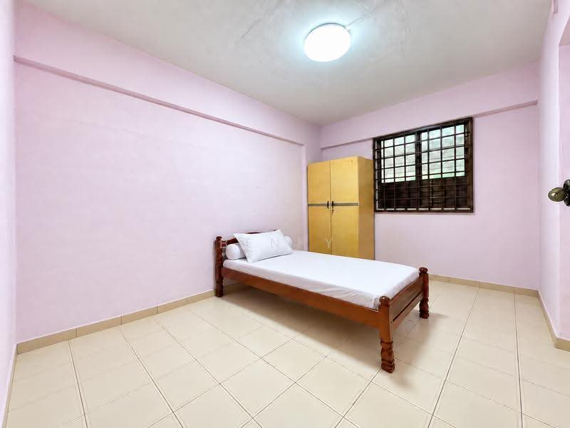 242 Bukit Batok East Avenue 5, 242 Bukit Batok East Avenue 5, Dairy Farm / Bukit Panjang / Choa Chu Kang, 3 Bedrooms, 980 sqft, HDB Flat For Sale, by Benny Ng, 500259523 - Bedroom 2 - PropertyGuru.com.sg
