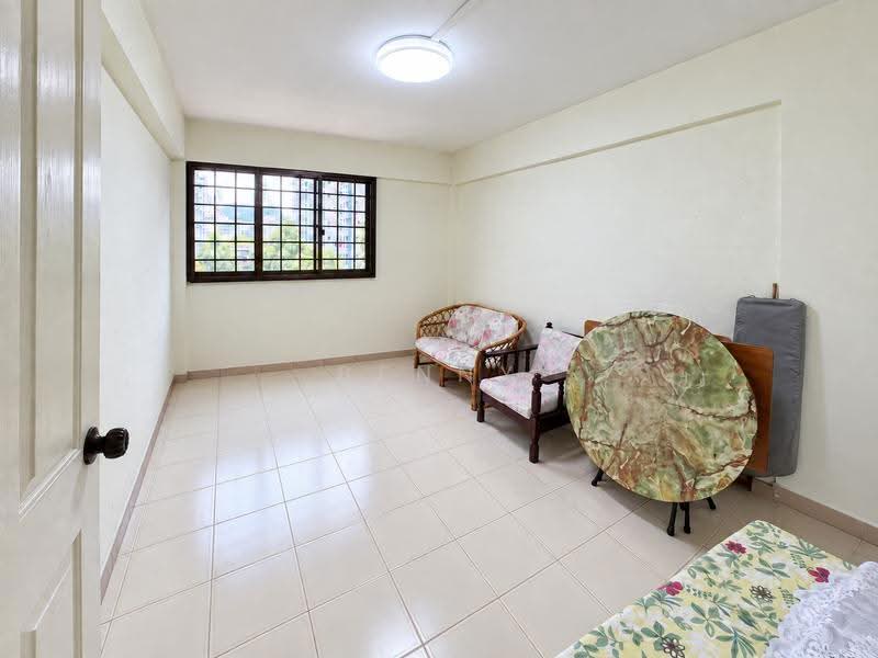 242 Bukit Batok East Avenue 5, 242 Bukit Batok East Avenue 5, Dairy Farm / Bukit Panjang / Choa Chu Kang, 3 Bedrooms, 980 sqft, HDB Flat For Sale, by Benny Ng, 500259523 - Bedroom 1 - PropertyGuru.com.sg