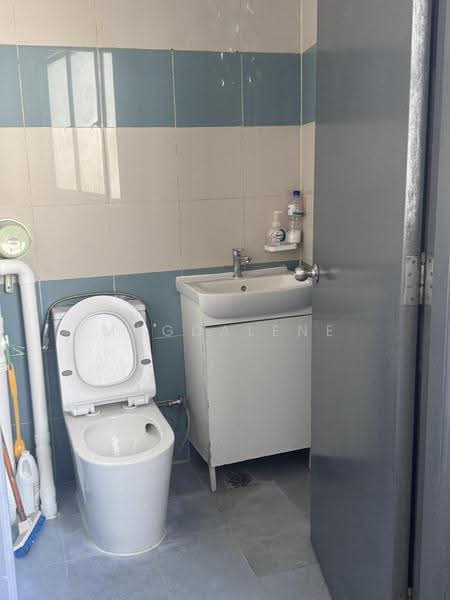 Circular Road, CIRCULAR ROAD, Boat Quay / Raffles Place / Marina, 800 sqft, Shop / Shophouse For Rent, by Magdalene Lee, 500259534 - Bathroom - CommercialGuru.com.sg