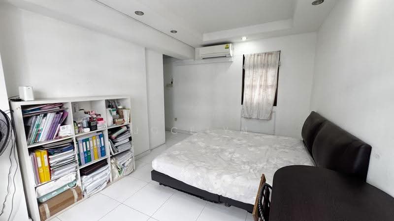 689A Choa Chu Kang Drive, 689A Choa Chu Kang Drive, Dairy Farm / Bukit Panjang / Choa Chu Kang, 3 Bedrooms, 1,184 sqft, HDB Flat For Sale, by Jocelyn Chua 蔡颸嬣, 500259538 - Master room - PropertyGuru.com.sg
