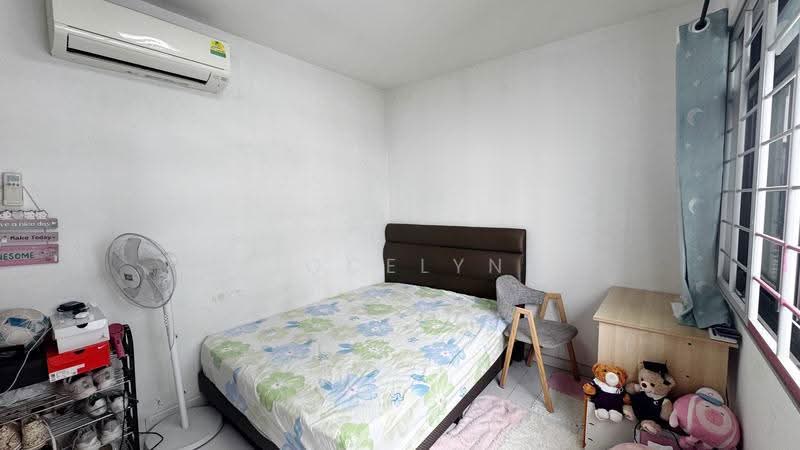 689A Choa Chu Kang Drive, 689A Choa Chu Kang Drive, Dairy Farm / Bukit Panjang / Choa Chu Kang, 3 Bedrooms, 1,184 sqft, HDB Flat For Sale, by Jocelyn Chua 蔡颸嬣, 500259538 - Common Bedroom - PropertyGuru.com.sg