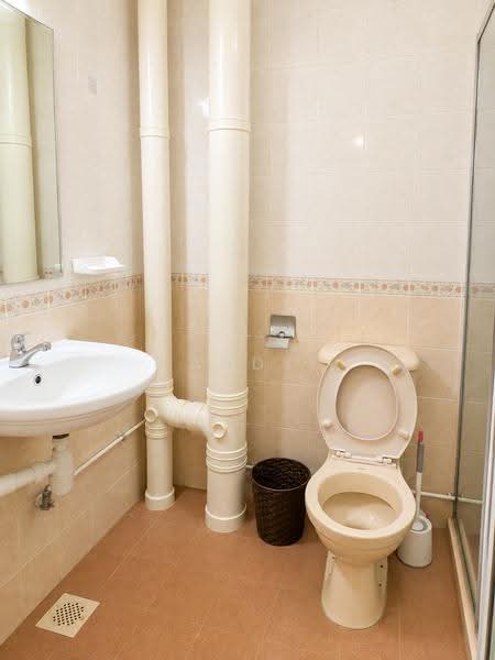 658B Jurong West Street 65, 658B Jurong West Street 65, Boon Lay / Jurong / Tuas, 3 Bedrooms, 1,184 sqft, HDB Flat For Rent, by Andy Ng, 500259567 - Bathroom - PropertyGuru.com.sg