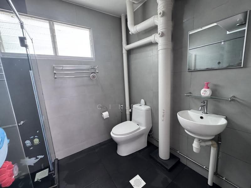 417 Tampines Street 41, 417 Tampines Street 41, Pasir Ris / Tampines, 3 Bedrooms, 1,324 sqft, HDB Flat For Sale, by Cindy Ong, 500259595 - Master Bathroom - PropertyGuru.com.sg