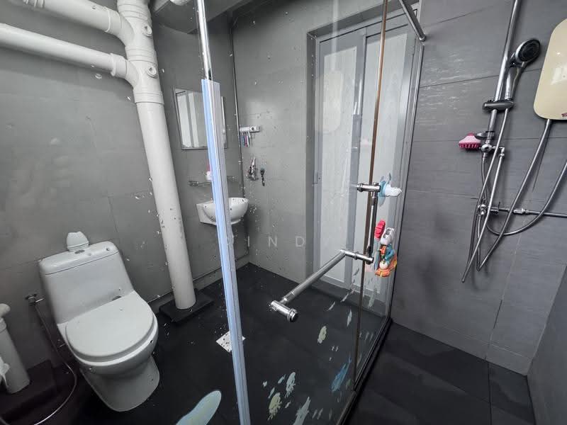 417 Tampines Street 41, 417 Tampines Street 41, Pasir Ris / Tampines, 3 Bedrooms, 1,324 sqft, HDB Flat For Sale, by Cindy Ong, 500259595 - Master Bathroom - PropertyGuru.com.sg