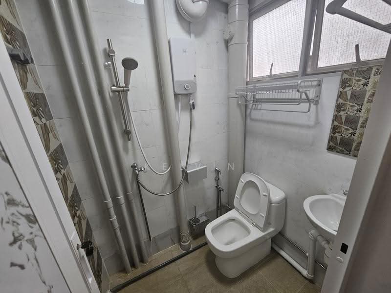 57 New Upper Changi Road, 57 New Upper Changi Road, Bedok / Upper East Coast, Room Rental, 120 sqft, HDB Flat For Rent, by Kelvin Ho, 500259611 - Room 202 - PropertyGuru.com.sg