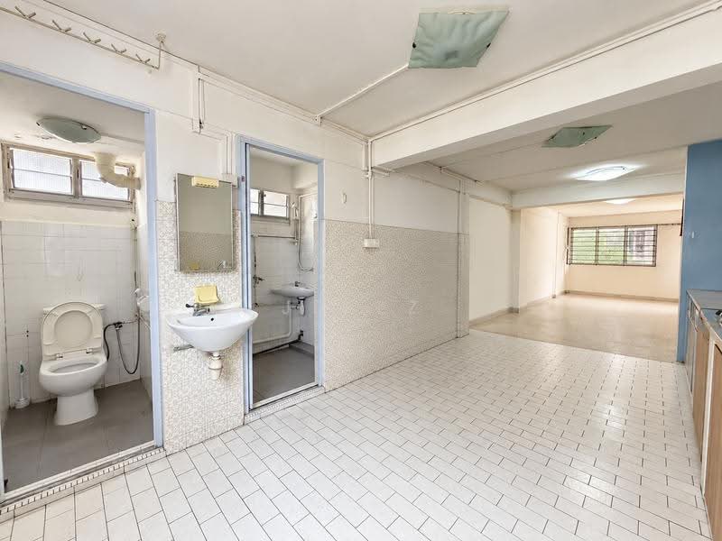 67 Marine Drive, 67 Marine Drive, East Coast / Marine Parade, 2 Bedrooms, 818 sqft, HDB Flat For Sale, by Jerez Amsyar, 500259632 - Bathroom - PropertyGuru.com.sg