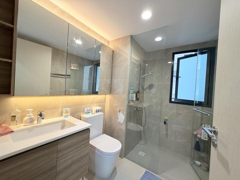 Treasure at Tampines, 45 Tampines Lane, Pasir Ris / Tampines, 3 Bedrooms, 915 sqft, Condominium For Sale, by Dex Ho, 500259645 - Bathroom - PropertyGuru.com.sg