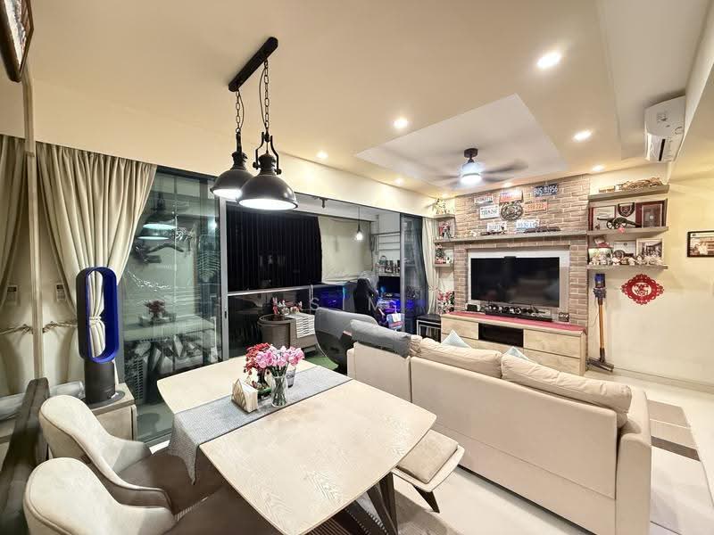 Hedges Park Condominium, 85 Flora Drive, Changi Airport / Changi Village, 2 Bedrooms, 872 sqft, Condominium For Sale, by Sim Kok Hin, 500259660 - Living Room - PropertyGuru.com.sg
