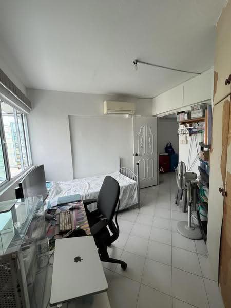 222 Serangoon Avenue 4, 222 Serangoon Avenue 4, Hougang / Punggol / Sengkang, 3 Bedrooms, 1,065 sqft, HDB Flat For Sale, by Marcus Tay, 500259676 - Bedroom - PropertyGuru.com.sg