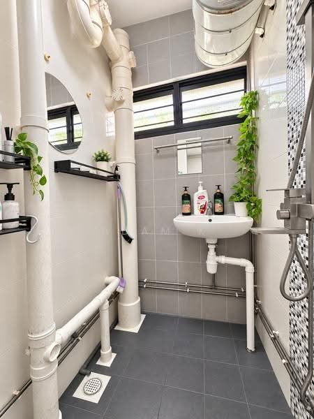 503 Bedok North Street 3, 503 Bedok North Street 3, Bedok / Upper East Coast, 2 Bedrooms, 631 sqft, HDB Flat For Sale, by Adam K, 500259704 - Bathroom - PropertyGuru.com.sg