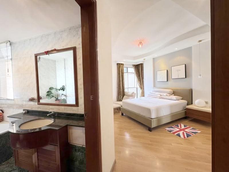 The Florida, 78 Hougang Avenue 7, Hougang / Punggol / Sengkang, 3 Bedrooms, 1,323 sqft, Condominium For Sale, by Desiree Leung, 500259710 - Master Bedroom - PropertyGuru.com.sg