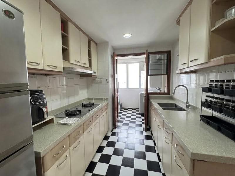 The Florida, 78 Hougang Avenue 7, Hougang / Punggol / Sengkang, 3 Bedrooms, 1,323 sqft, Condominium For Sale, by Desiree Leung, 500259710 - Kitchen - PropertyGuru.com.sg