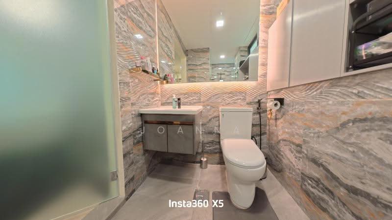 The Topiary, 13 Fernvale Lane, Seletar / Yio Chu Kang, 3 Bedrooms, 1,539 sqft, Condominium For Sale, by Joanna Sivaraj, 500259711 - Master Bathroom - PropertyGuru.com.sg