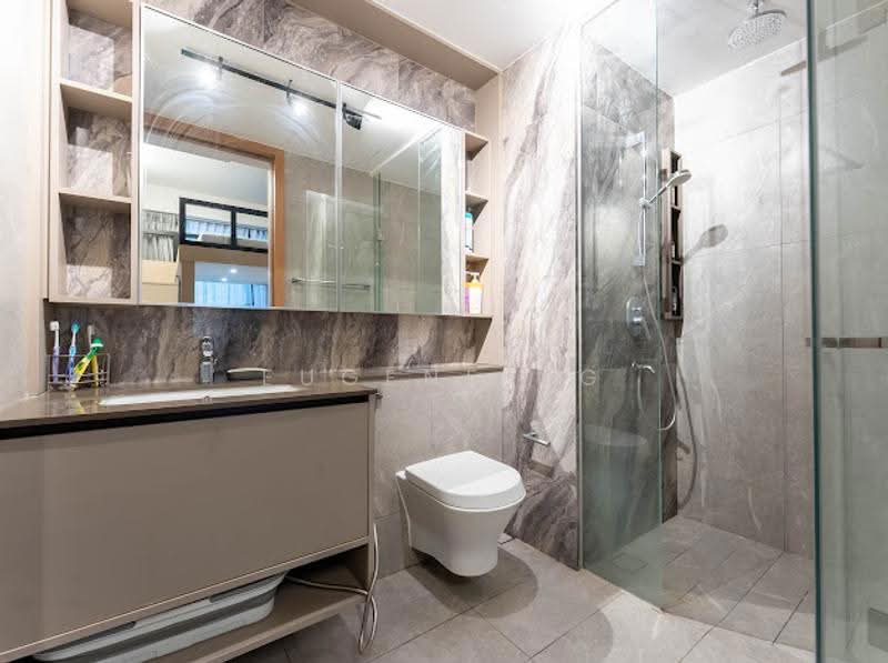 Penrose, 30 Sims Drive, Eunos / Geylang / Paya Lebar, 2 Bedrooms, 710 sqft, Condominium For Sale, by Eugene Ng, 500259715 - Bathroom - PropertyGuru.com.sg