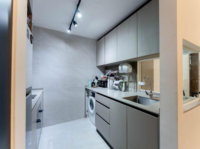 Penrose, 30 Sims Drive, Eunos / Geylang / Paya Lebar, 2 Bedrooms, 710 sqft, Condominium For Sale, by Eugene Ng, 500259715 - Kitchen - PropertyGuru.com.sg