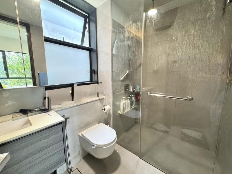 Royalgreen, 2 Anamalai Avenue, Tanglin / Holland / Bukit Timah, 2 Bedrooms, 818 sqft, Condominium For Sale, by Ethan Mark Kheng, 500259716 - Bathroom - PropertyGuru.com.sg