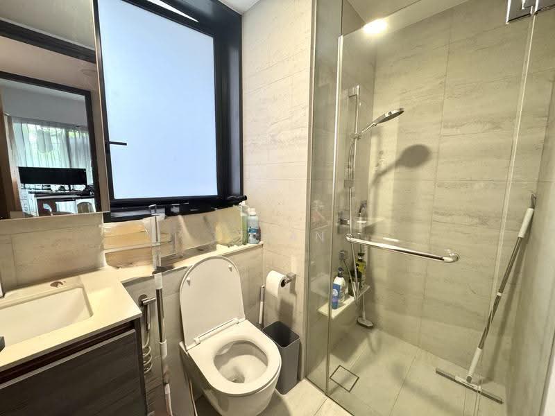 Royalgreen, 2 Anamalai Avenue, Tanglin / Holland / Bukit Timah, 2 Bedrooms, 818 sqft, Condominium For Sale, by Ethan Mark Kheng, 500259716 - Bathroom - PropertyGuru.com.sg
