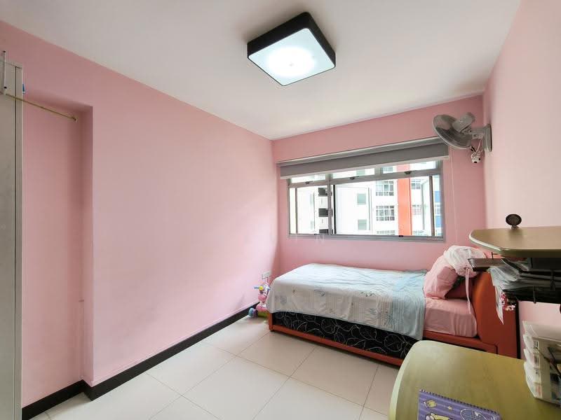 56 Teban Gardens Road, 56 Teban Gardens Road, Boon Lay / Jurong / Tuas, 3 Bedrooms, 990 sqft, HDB Flat For Sale, by Kevin Ho, 500259744 - Bedroom - PropertyGuru.com.sg