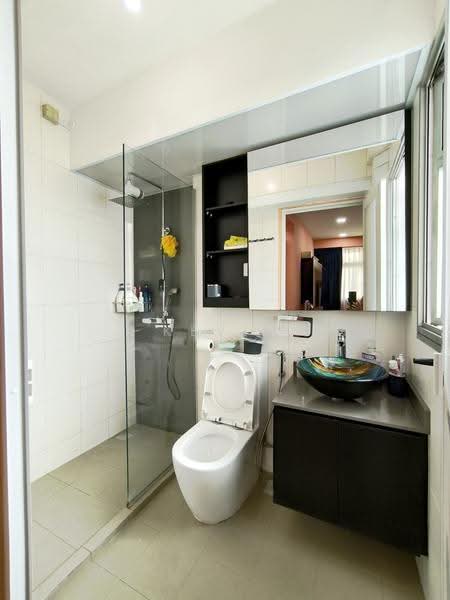 56 Teban Gardens Road, 56 Teban Gardens Road, Boon Lay / Jurong / Tuas, 3 Bedrooms, 990 sqft, HDB Flat For Sale, by Kevin Ho, 500259744 - Bathroom - PropertyGuru.com.sg