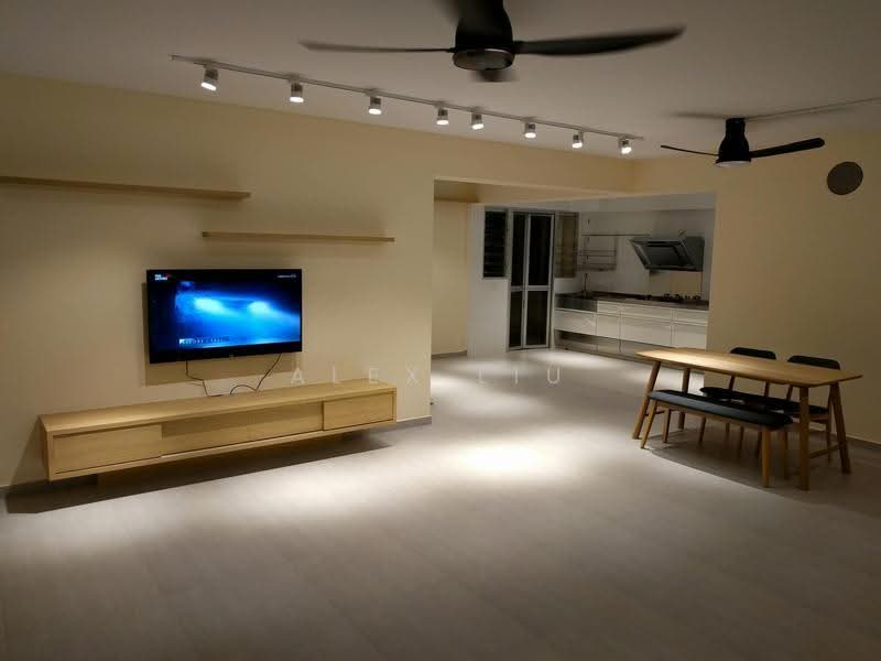 446A Bukit Batok West Avenue 8, 446A Bukit Batok West Avenue 8, Dairy Farm / Bukit Panjang / Choa Chu Kang, 3 Bedrooms, 1,206 sqft, HDB Flat For Sale, by Alex Liu, 500259764 - Living Room - PropertyGuru.com.sg