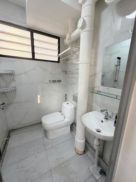 631 Ang Mo Kio Avenue 4, 631 Ang Mo Kio Avenue 4, Ang Mo Kio / Bishan / Thomson, Room Rental, 100 sqft, HDB Flat For Rent, by Kelvin Ho, 500259779 - Bathroom - PropertyGuru.com.sg