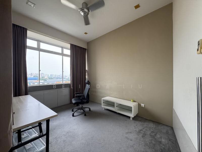 Lakepoint Condo, 2 Lakepoint Drive, Boon Lay / Jurong / Tuas, Room Rental, 120 sqft, Condominium For Rent, by Belinda Liu, 500259780 - Study - PropertyGuru.com.sg