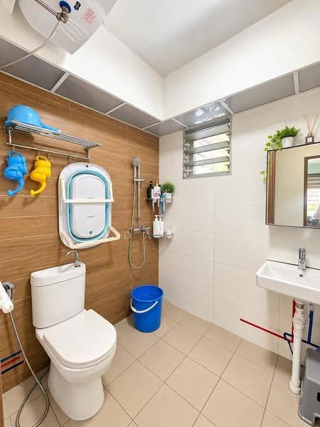 874D Tampines Street 85, 874D Tampines Street 85, Pasir Ris / Tampines, 3 Bedrooms, 1,001 sqft, HDB Flat For Sale, by Adam K, 500259783 - Bathroom - PropertyGuru.com.sg