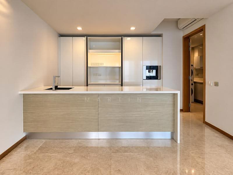 Marina Bay Residences, 18 Marina Boulevard, Boat Quay / Raffles Place / Marina, 5 Bedrooms, 3,972 sqft, Condominium For Rent, by Martin Yeo, 500259792 - Kitchen - PropertyGuru.com.sg
