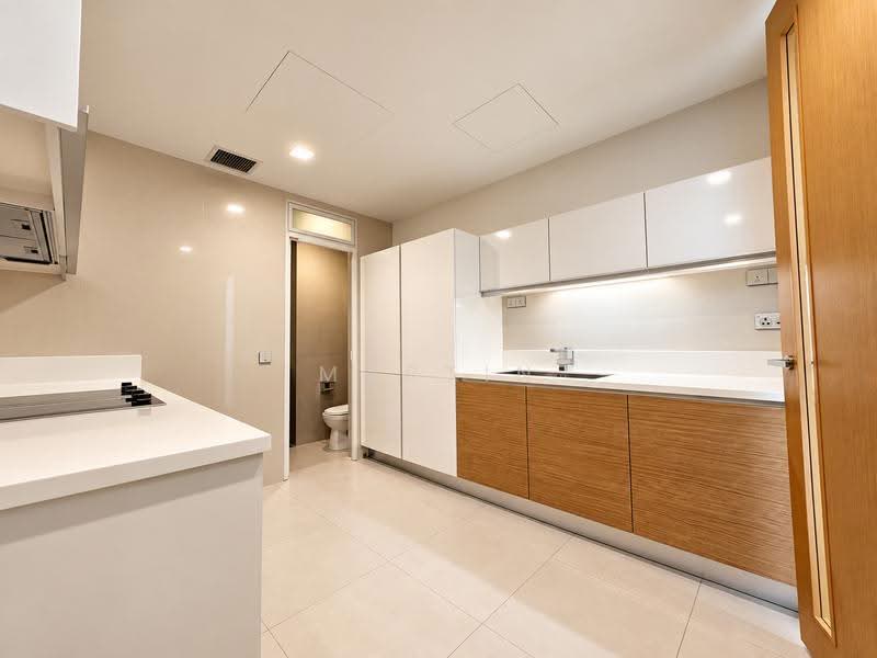 Marina Bay Residences, 18 Marina Boulevard, Boat Quay / Raffles Place / Marina, 5 Bedrooms, 3,972 sqft, Condominium For Rent, by Martin Yeo, 500259792 - Kitchen - PropertyGuru.com.sg