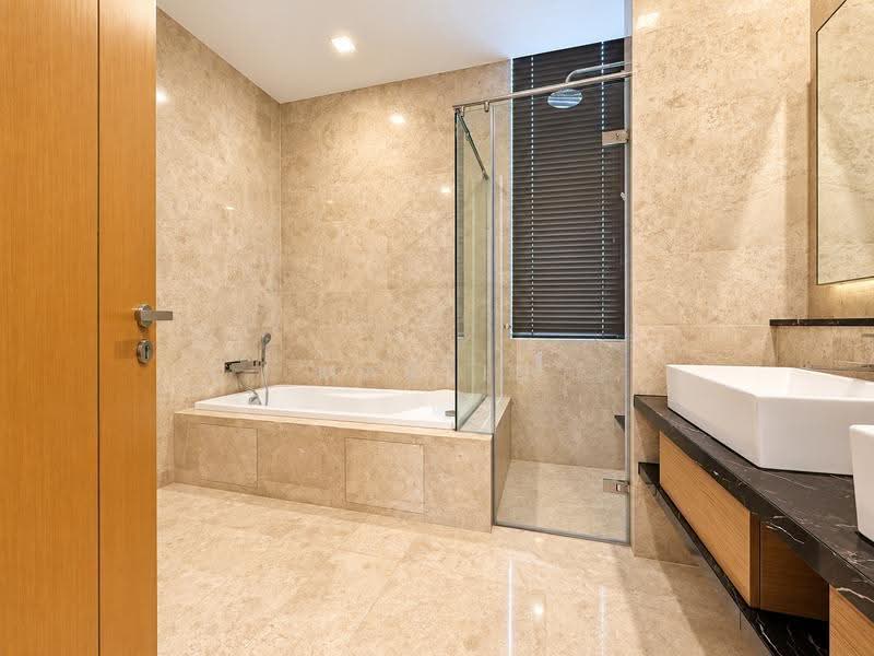 Marina Bay Residences, 18 Marina Boulevard, Boat Quay / Raffles Place / Marina, 5 Bedrooms, 3,972 sqft, Condominium For Rent, by Martin Yeo, 500259792 - Bathroom - PropertyGuru.com.sg