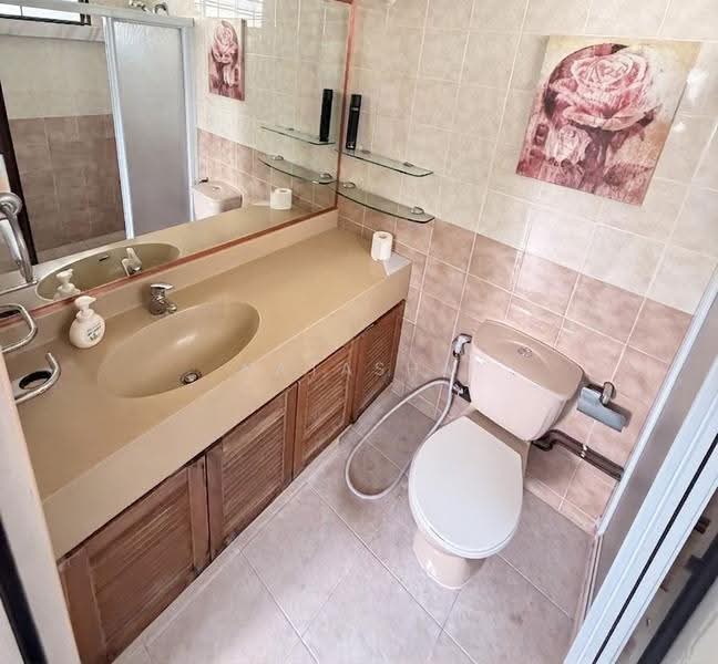 656 Choa Chu Kang Crescent, 656 Choa Chu Kang Crescent, Dairy Farm / Bukit Panjang / Choa Chu Kang, 4 Bedrooms, 1,517 sqft, HDB Flat For Sale, by Natasha Goh, 500259806 - Bathroom - PropertyGuru.com.sg