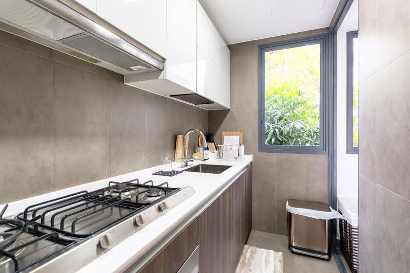 Parc Olympia, 60 Flora Drive, Changi Airport / Changi Village, 3 Bedrooms, 1,453 sqft, Condominium For Sale, by Klarris Leong, 500259833 - Kitchen - PropertyGuru.com.sg