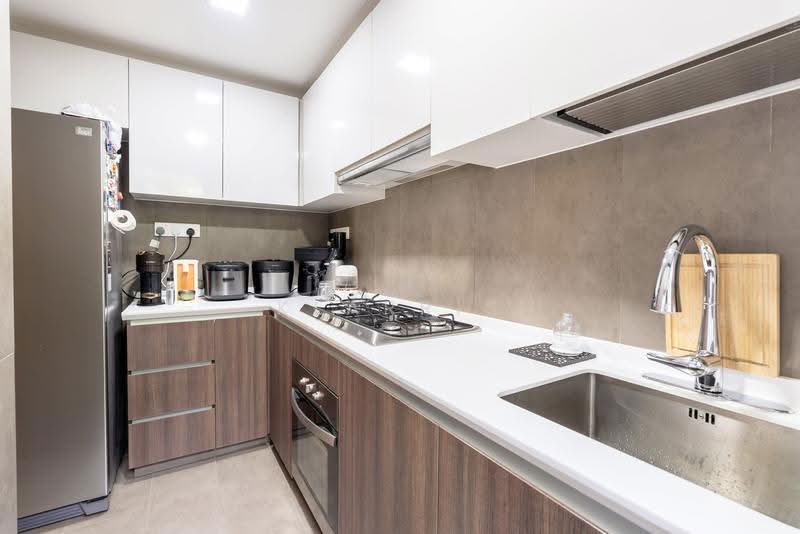 Parc Olympia, 60 Flora Drive, Changi Airport / Changi Village, 3 Bedrooms, 1,453 sqft, Condominium For Sale, by Klarris Leong, 500259833 - Kitchen - PropertyGuru.com.sg