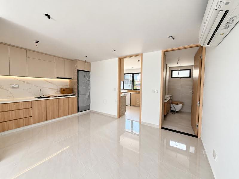 **LANDED7772** @ BRAND NEW TERRACE AT SIGLAP, East Coast / Marine Parade, 5 Bedrooms, 4,972 sqft, Terraced House For Sale, by Agnes Ng, 500259835 - Kitchen - PropertyGuru.com.sg