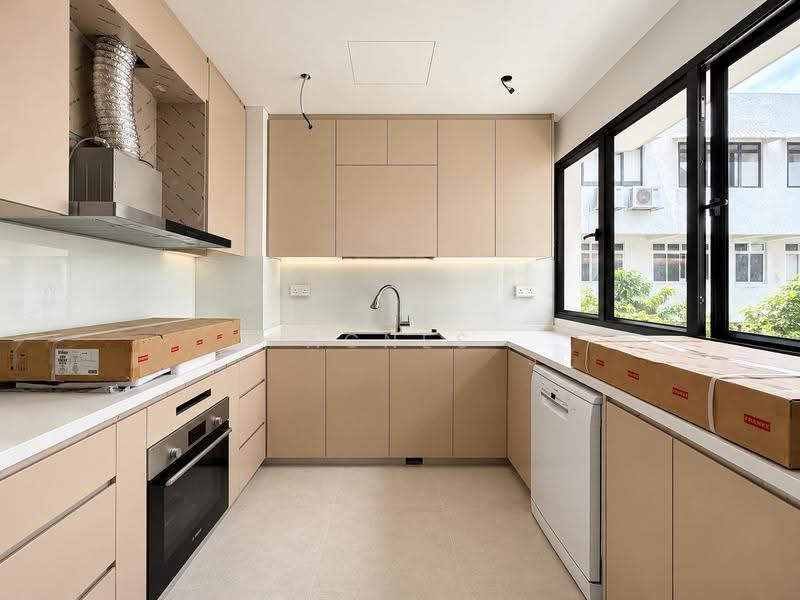 **LANDED7772** @ BRAND NEW TERRACE AT SIGLAP, East Coast / Marine Parade, 5 Bedrooms, 4,972 sqft, Terraced House For Sale, by Agnes Ng, 500259835 - Kitchen - PropertyGuru.com.sg