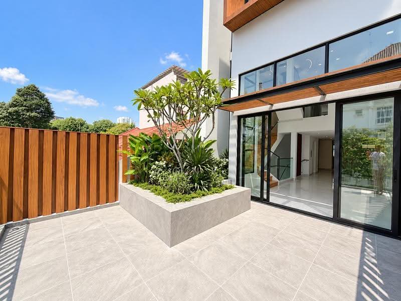 **LANDED7772** @ BRAND NEW TERRACE AT SIGLAP, East Coast / Marine Parade, 5 Bedrooms, 4,972 sqft, Terraced House For Sale, by Agnes Ng, 500259835 - Exterior - PropertyGuru.com.sg
