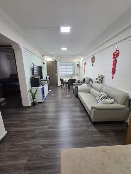 521 Bedok North Avenue 1, 521 Bedok North Avenue 1, Bedok / Upper East Coast, 2 Bedrooms, 721 sqft, HDB Flat For Sale, by Dennis Lim, 500259836 - Living Room - PropertyGuru.com.sg