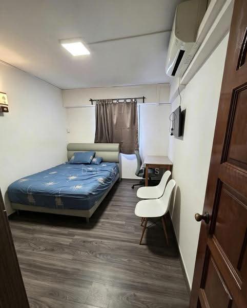 521 Bedok North Avenue 1, 521 Bedok North Avenue 1, Bedok / Upper East Coast, 2 Bedrooms, 721 sqft, HDB Flat For Sale, by Dennis Lim, 500259836 - Bedroom - PropertyGuru.com.sg