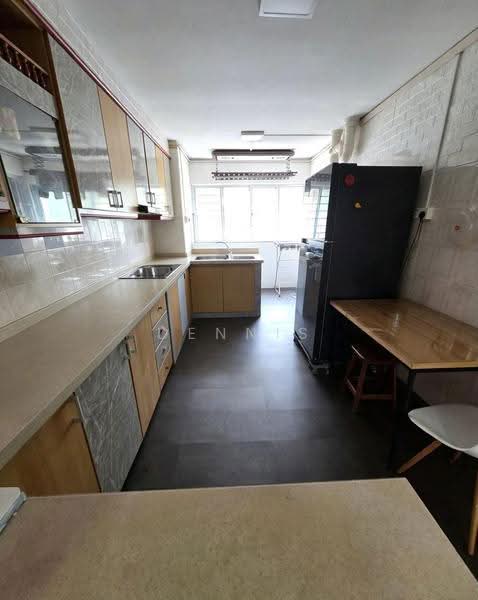521 Bedok North Avenue 1, 521 Bedok North Avenue 1, Bedok / Upper East Coast, 2 Bedrooms, 721 sqft, HDB Flat For Sale, by Dennis Lim, 500259836 - Kitchen - PropertyGuru.com.sg