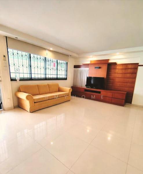 175 Bishan Street 13, 175 Bishan Street 13, Ang Mo Kio / Bishan / Thomson, 2 Bedrooms, 893 sqft, HDB Flat For Sale, by NOEL PHOON, 500259855 - Living Room - PropertyGuru.com.sg