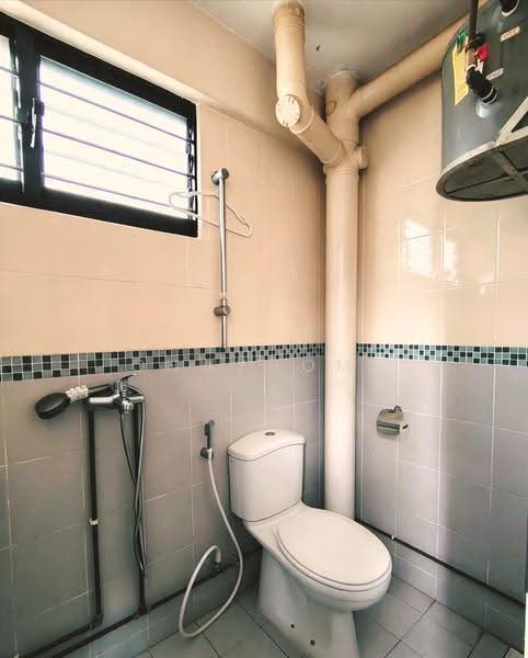 175 Bishan Street 13, 175 Bishan Street 13, Ang Mo Kio / Bishan / Thomson, 2 Bedrooms, 893 sqft, HDB Flat For Sale, by NOEL PHOON, 500259855 - Bathroom - PropertyGuru.com.sg