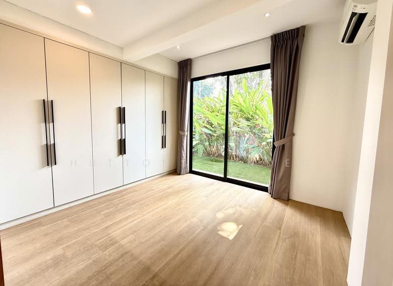 Rare End Corner Semi-D | Beautifully Renovated | 2 Storey + Loft | Charlton Park, Charlton Park, Hougang / Punggol / Sengkang, 6 Bedrooms, 3,000 sqft, Semi-Detached House For Sale, by Derrick Liau, 500259900 - Bedroom - PropertyGuru.com.sg