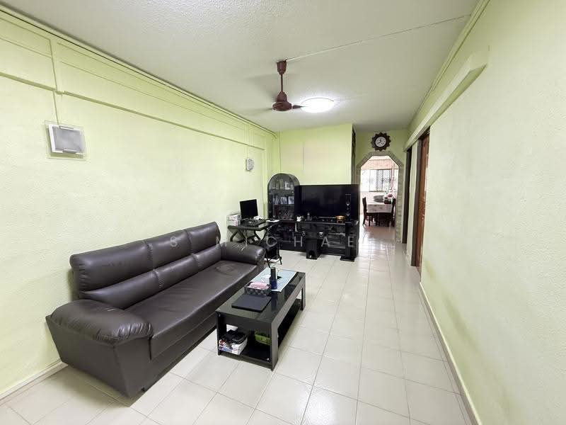 242 Bukit Batok East Avenue 5, 242 Bukit Batok East Avenue 5, Dairy Farm / Bukit Panjang / Choa Chu Kang, 2 Bedrooms, 721 sqft, HDB Flat For Sale, by S MICHAEL Michael, 500259902 - Living Room - PropertyGuru.com.sg