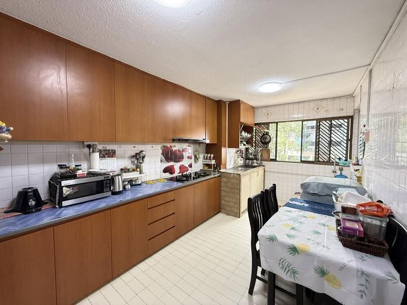 242 Bukit Batok East Avenue 5, 242 Bukit Batok East Avenue 5, Dairy Farm / Bukit Panjang / Choa Chu Kang, 2 Bedrooms, 721 sqft, HDB Flat For Sale, by S MICHAEL Michael, 500259902 - Kitchen - PropertyGuru.com.sg