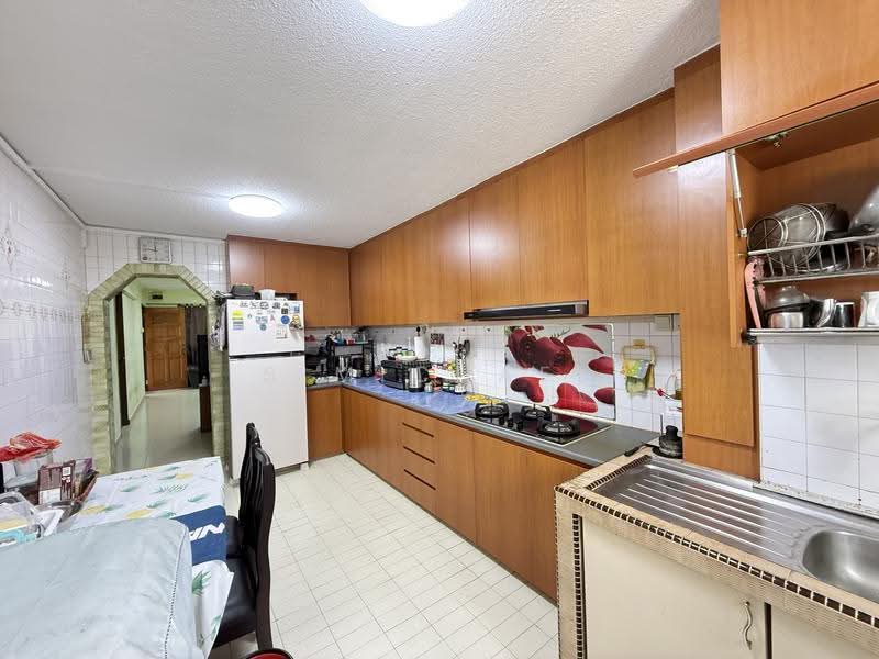 242 Bukit Batok East Avenue 5, 242 Bukit Batok East Avenue 5, Dairy Farm / Bukit Panjang / Choa Chu Kang, 2 Bedrooms, 721 sqft, HDB Flat For Sale, by S MICHAEL Michael, 500259902 - Kitchen - PropertyGuru.com.sg