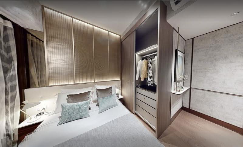 Huge Freehold Penthouse with private lift, Buona Vista / West Coast / Clementi New Town, 5 Bedrooms, 3,035 sqft, Condominium For Sale, by Alvin Chang Han Ping, 500259905 - Bedroom - PropertyGuru.com.sg