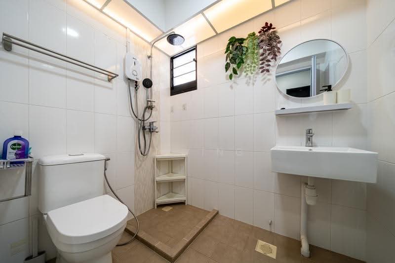 509B Yishun Avenue 4, 509B Yishun Avenue 4, Sembawang / Yishun, 3 Bedrooms, 1,001 sqft, HDB Flat For Sale, by Li Ying Quek, 500259910 - Bathroom - PropertyGuru.com.sg