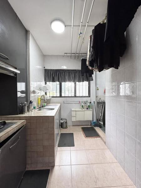 426 Tampines Street 41, 426 Tampines Street 41, Pasir Ris / Tampines, 3 Bedrooms, 1,593 sqft, HDB Flat For Sale, by Rusydi Yusoff, 500259912 - Kitchen - PropertyGuru.com.sg