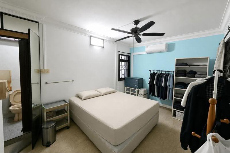 203C Compassvale Road, 203C Compassvale Road, Hougang / Punggol / Sengkang, 3 Bedrooms, 1,184 sqft, HDB Flat For Sale, by Angela Lau, 500259935 - Master Bedroom - PropertyGuru.com.sg